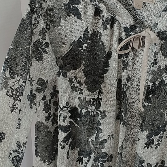 OneA Beach Coverup Gray Floral Gauzy Tie Front L - Picture 8 of 12